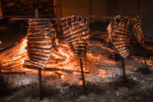 Asado a la estaca