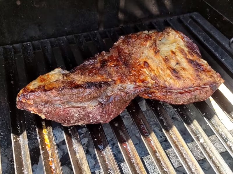 Vacío inyectado con chimichurri a la parrilla