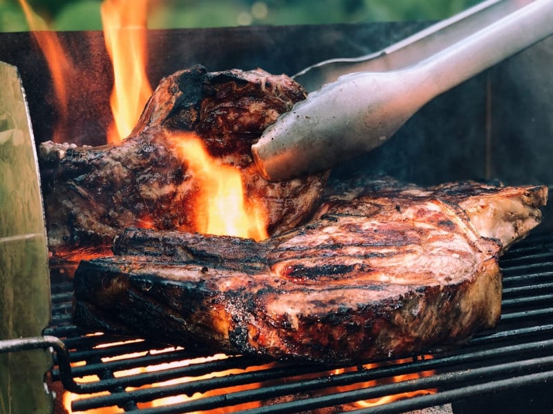 Vuelta y vuelta del asado